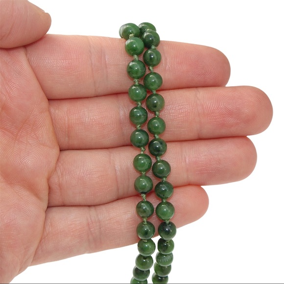 Vintage Knotted Nephrite Jade Bead Necklace 14K Gold Clasp 18.75” Beaded Strand - Picture 3 of 7
